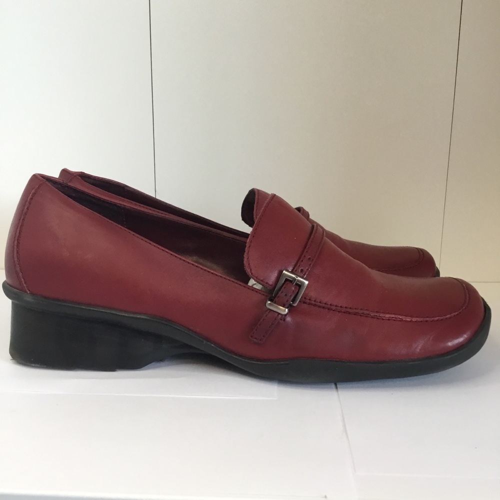 Women's Shoes Reaction By Kenneth Cole Red Leather  Loafers/Flats Size 7.5